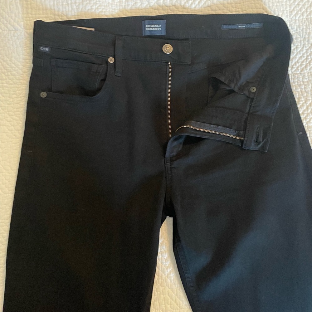 Citizens of Humanity Isola Jeans in Classic Black. Size 30